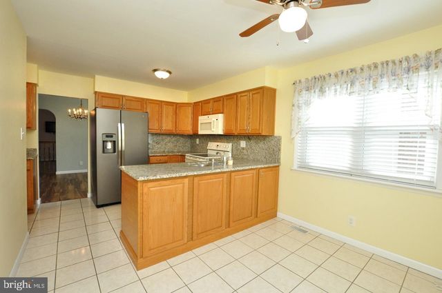 192 CANTERBURY RD, Mount Laurel, NJ 08054