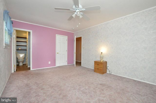 192 CANTERBURY RD, Mount Laurel, NJ 08054