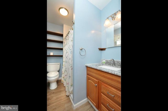 192 CANTERBURY RD, Mount Laurel, NJ 08054