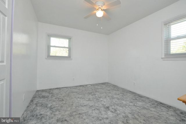 192 CANTERBURY RD, Mount Laurel, NJ 08054