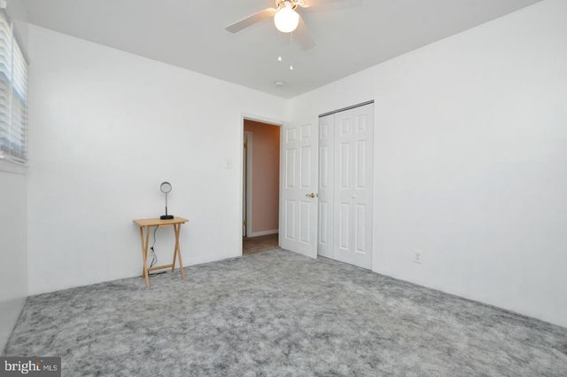 192 CANTERBURY RD, Mount Laurel, NJ 08054