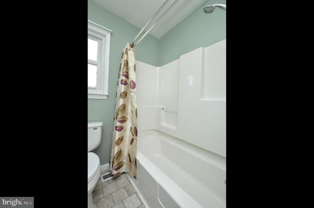 192 CANTERBURY RD, Mount Laurel, NJ 08054