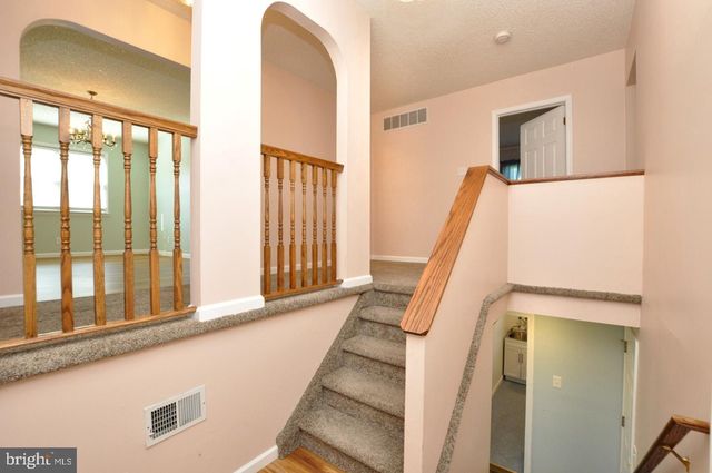 192 CANTERBURY RD, Mount Laurel, NJ 08054