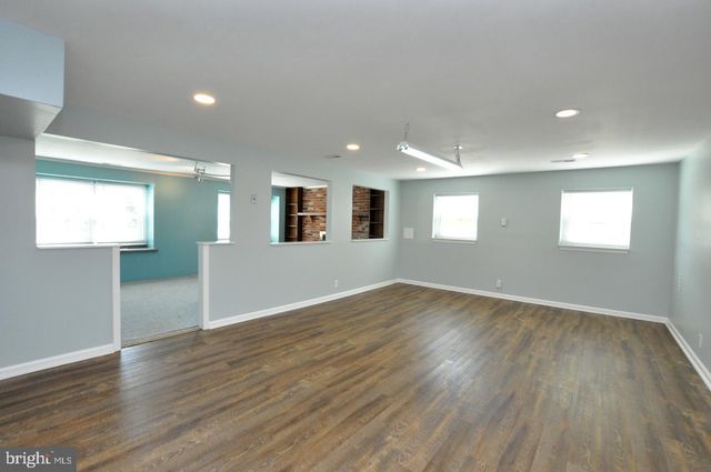 192 CANTERBURY RD, Mount Laurel, NJ 08054