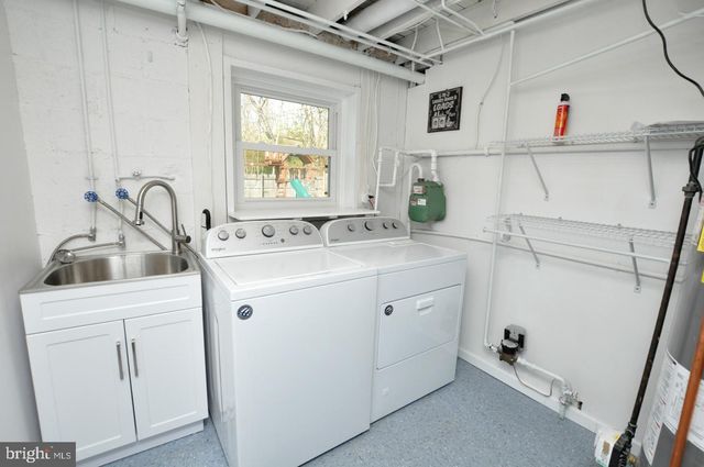 192 CANTERBURY RD, Mount Laurel, NJ 08054