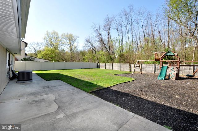 192 CANTERBURY RD, Mount Laurel, NJ 08054