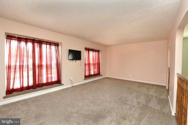 192 CANTERBURY RD, Mount Laurel, NJ 08054