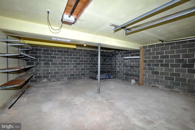 192 CANTERBURY RD, Mount Laurel, NJ 08054