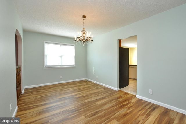 192 CANTERBURY RD, Mount Laurel, NJ 08054