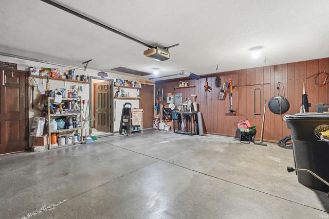 5611 Larchwood Run, Fort Wayne, IN 46825