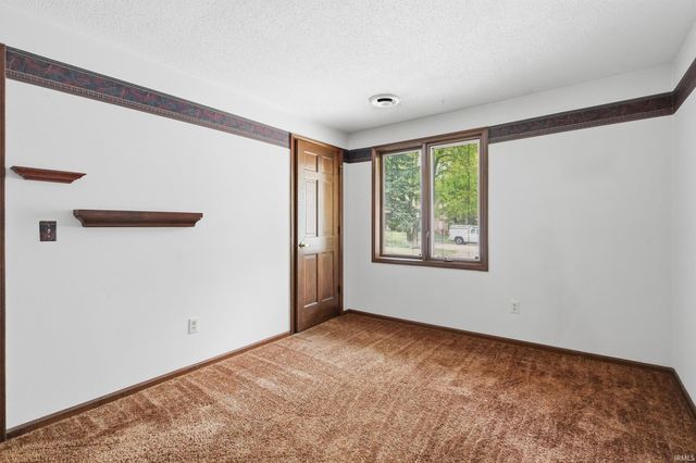 5611 Larchwood Run, Fort Wayne, IN 46825
