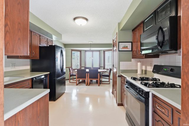 5611 Larchwood Run, Fort Wayne, IN 46825