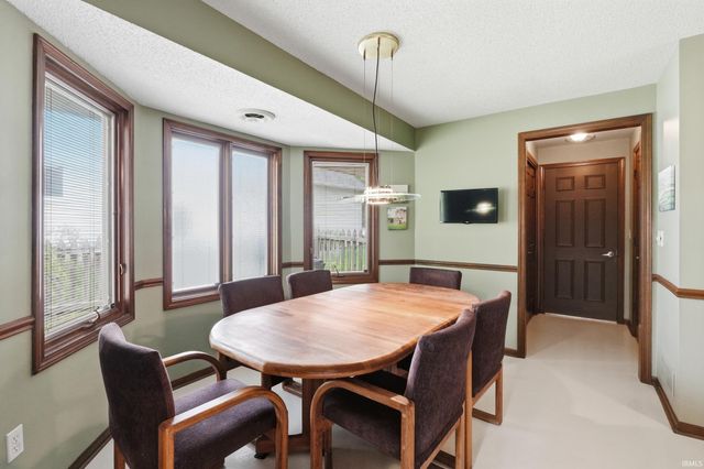5611 Larchwood Run, Fort Wayne, IN 46825