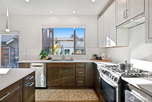 3821 19th Avenue SW, Seattle, WA 98106