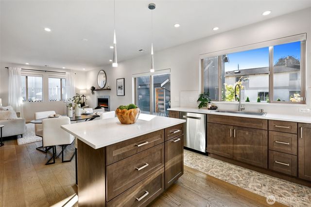 3821 19th Avenue SW, Seattle, WA 98106