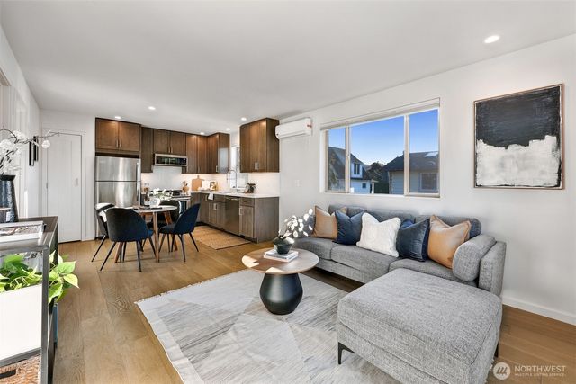 3821 19th Avenue SW, Seattle, WA 98106
