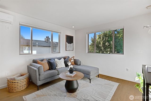 3821 19th Avenue SW, Seattle, WA 98106