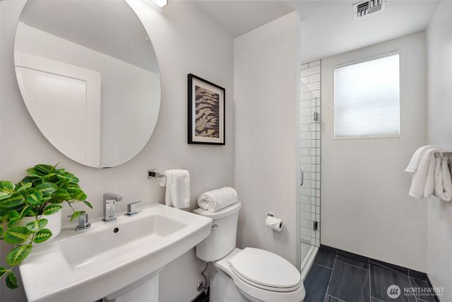 3821 19th Avenue SW, Seattle, WA 98106