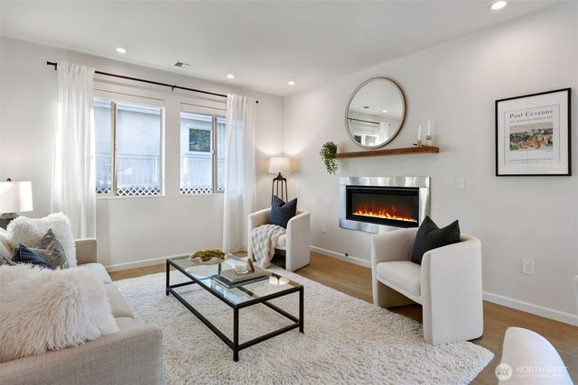 3821 19th Avenue SW, Seattle, WA 98106