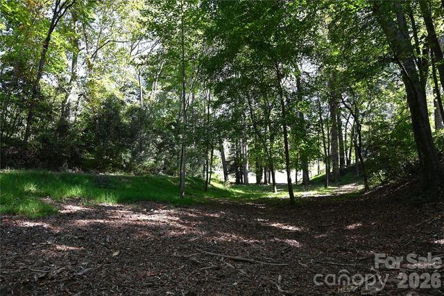 4559 1st Street NW, Hickory, NC 28601