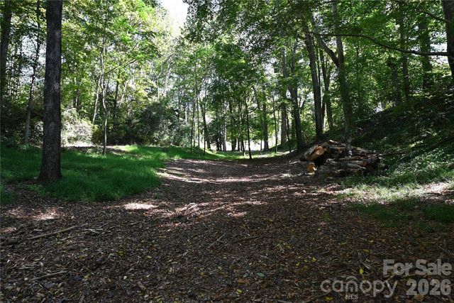 4559 1st Street NW, Hickory, NC 28601