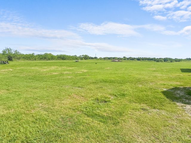 3852 Fm 879, Palmer, TX 75152