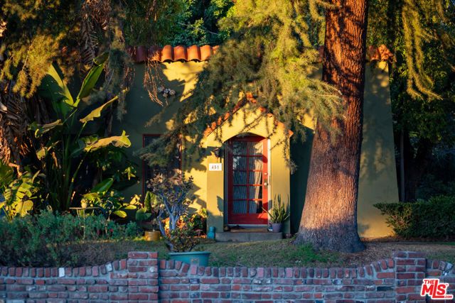 451 E Sacramento Street, Altadena, CA 91001