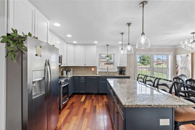 100 Dove Run Circle, Georgetown, KY 40324