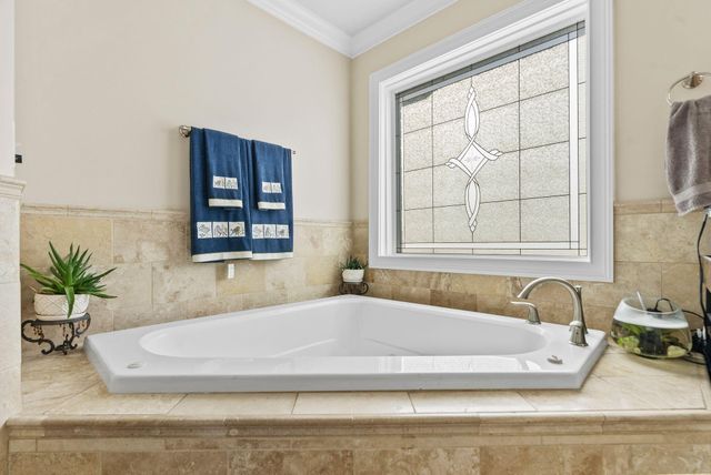 100 Dove Run Circle, Georgetown, KY 40324