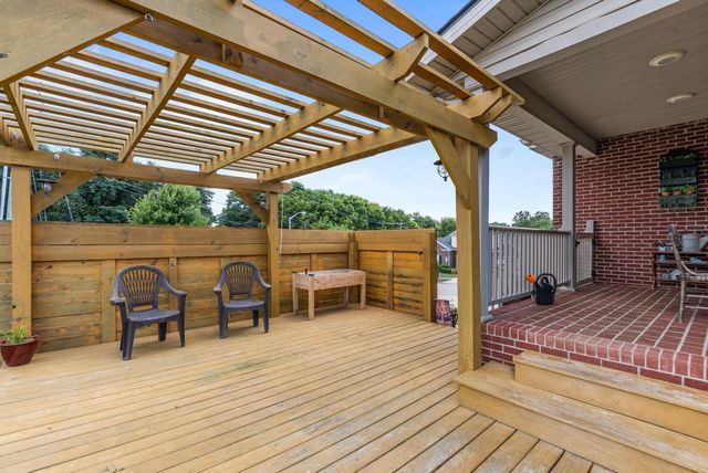 100 Dove Run Circle, Georgetown, KY 40324