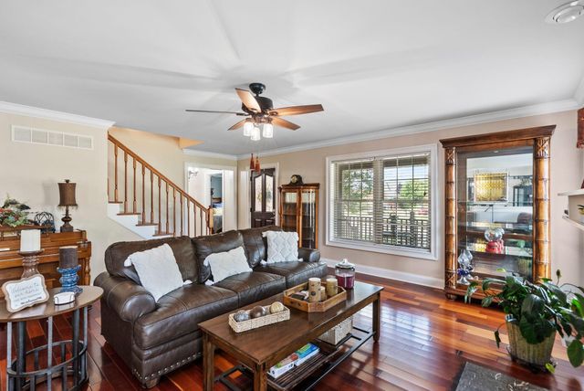 100 Dove Run Circle, Georgetown, KY 40324