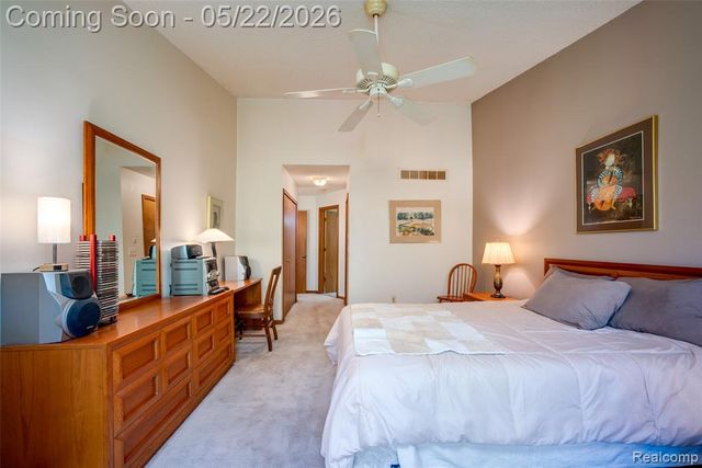 22130 River Ridge Trail, Farmington Hills, MI 48335