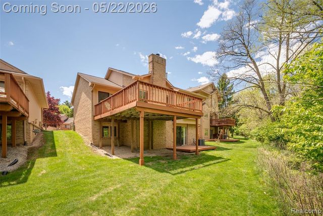 22130 River Ridge Trail, Farmington Hills, MI 48335