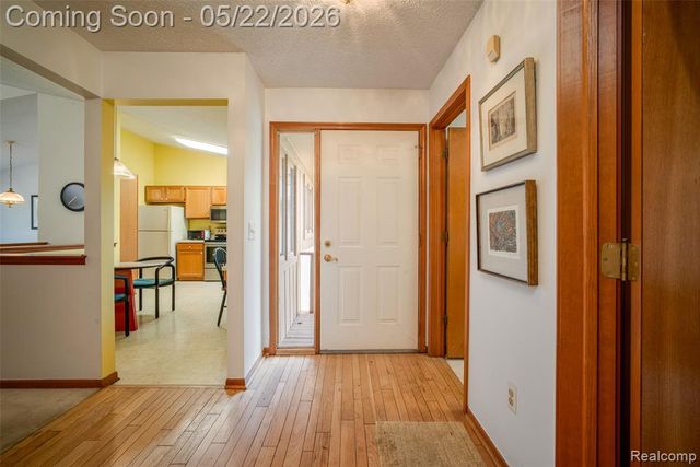 22130 River Ridge Trail, Farmington Hills, MI 48335