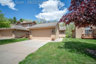 22130 River Ridge Trail, Farmington Hills, MI 48335