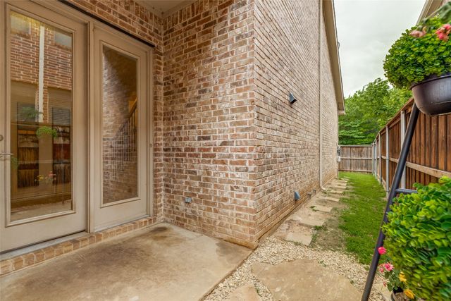 1547 Barksdale Drive, Lewisville, TX 75077
