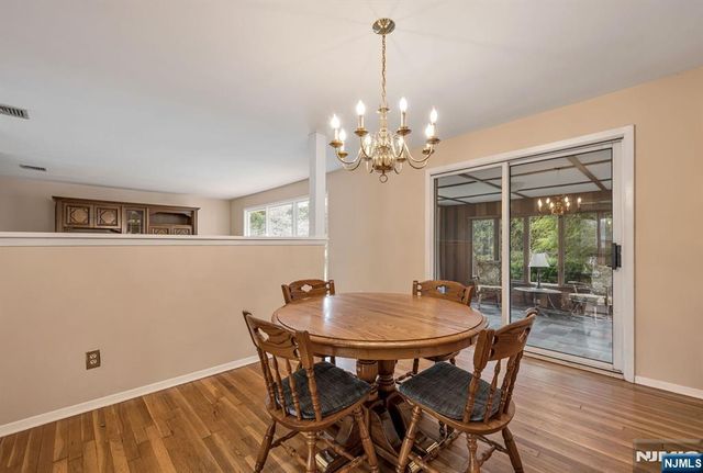 14 Longview Drive, Montville Township, NJ 07082