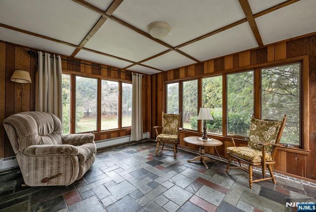 14 Longview Drive, Montville Township, NJ 07082