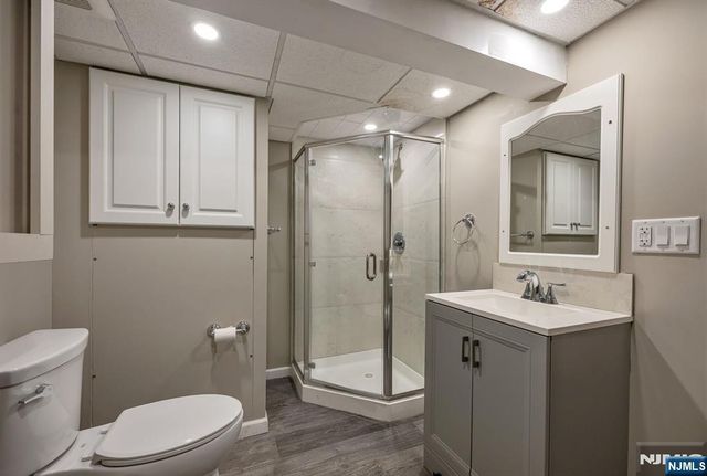 14 Longview Drive, Montville Township, NJ 07082