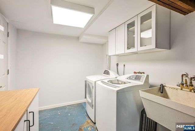 14 Longview Drive, Montville Township, NJ 07082