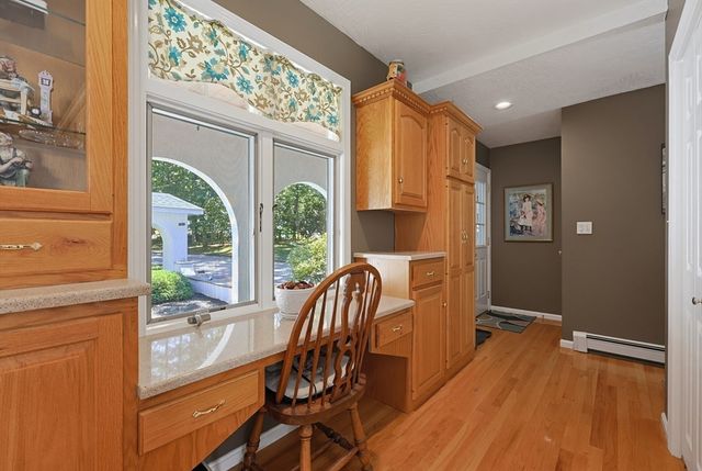 650 Crane Ave S, Taunton, MA 02780