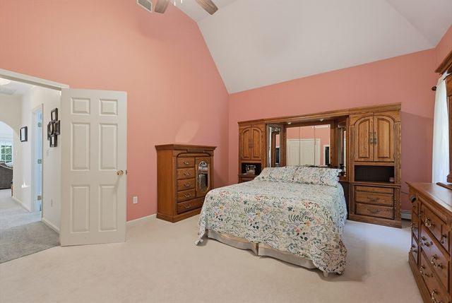 650 Crane Ave S, Taunton, MA 02780
