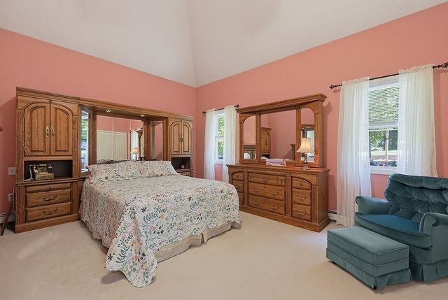 650 Crane Ave S, Taunton, MA 02780