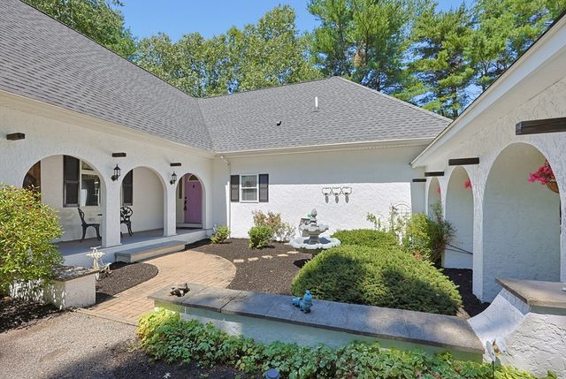 650 Crane Ave S, Taunton, MA 02780