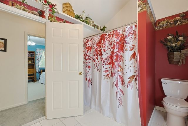 650 Crane Ave S, Taunton, MA 02780