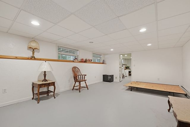 650 Crane Ave S, Taunton, MA 02780