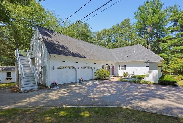 650 Crane Ave S, Taunton, MA 02780