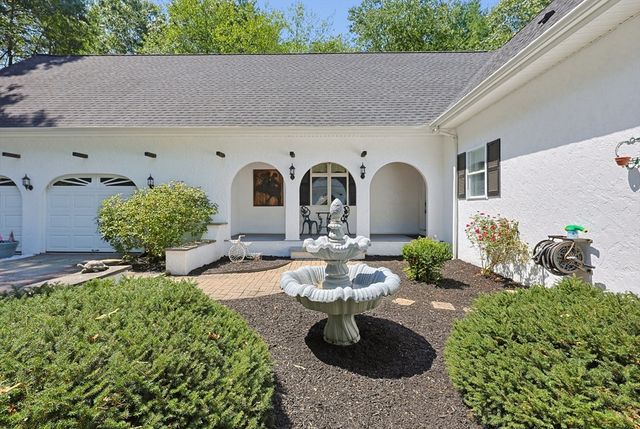 650 Crane Ave S, Taunton, MA 02780