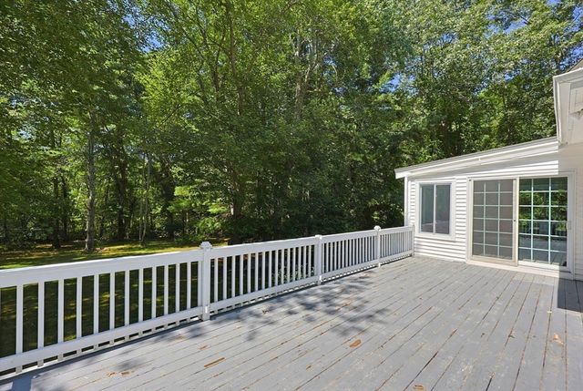 650 Crane Ave S, Taunton, MA 02780