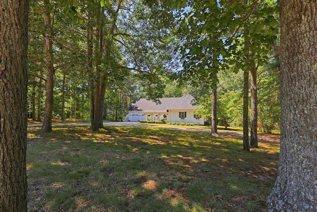 650 Crane Ave S, Taunton, MA 02780